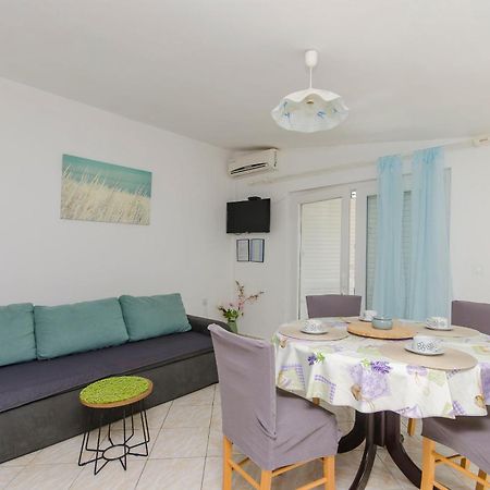 Apartment Seka Привлака Екстериор снимка