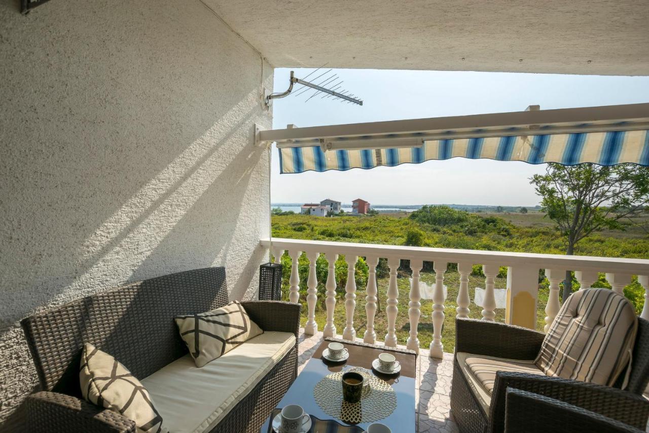 Apartment Seka Привлака Екстериор снимка
