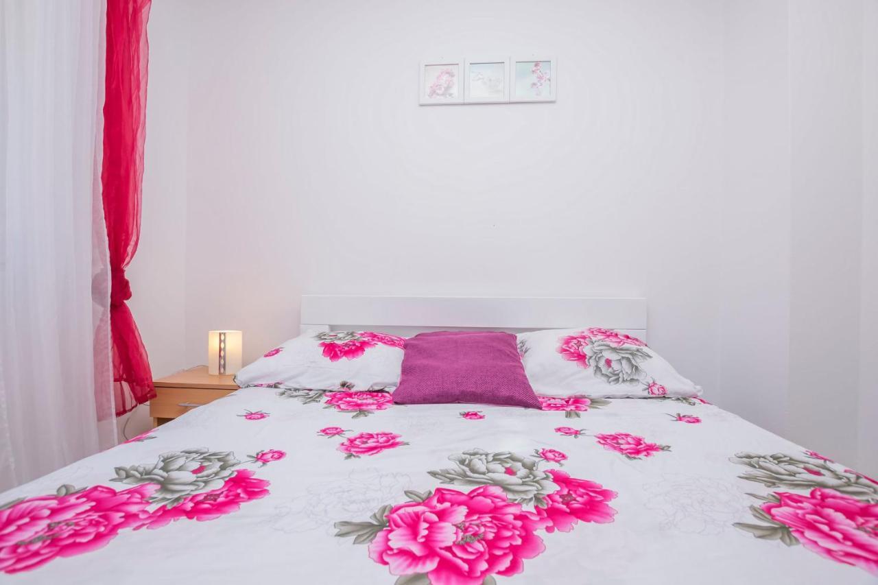 Apartment Seka Привлака Екстериор снимка