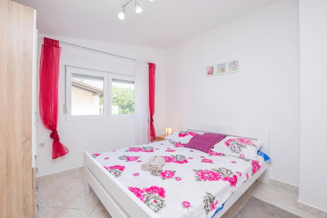 Apartment Seka Привлака Екстериор снимка