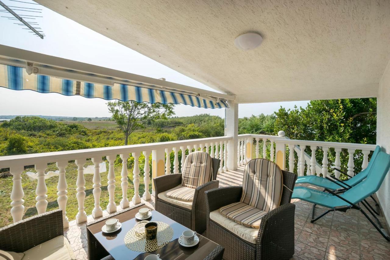 Apartment Seka Привлака Екстериор снимка