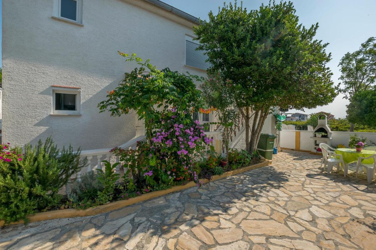 Apartment Seka Привлака Екстериор снимка