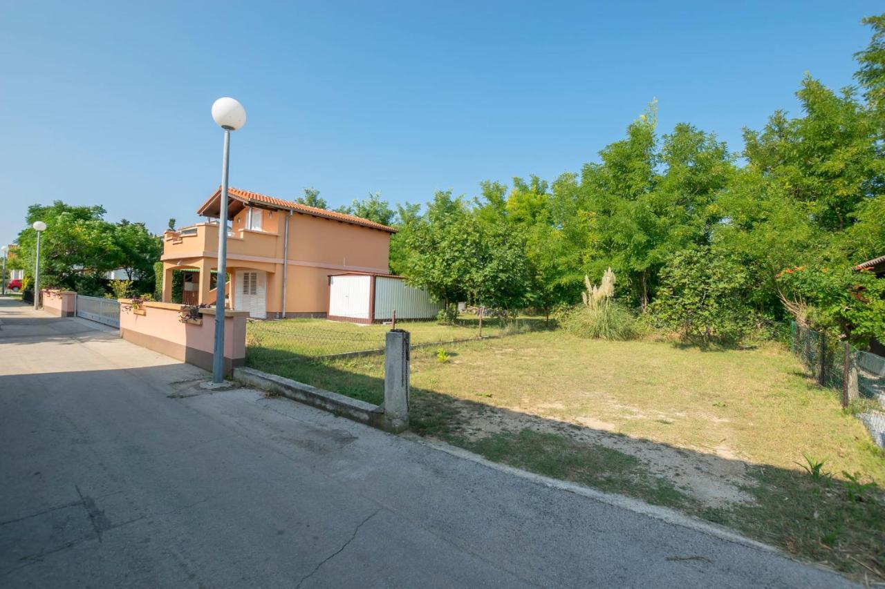Apartment Seka Привлака Екстериор снимка